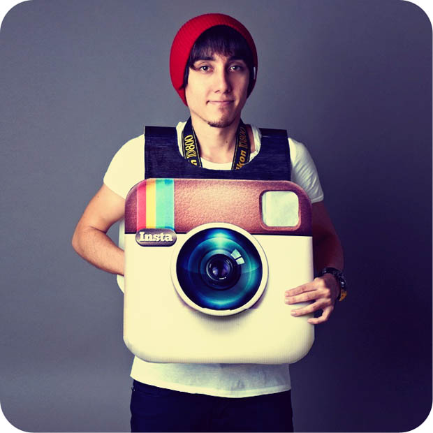This Clever Instagram Camera Halloween Costume Shoots Full ...