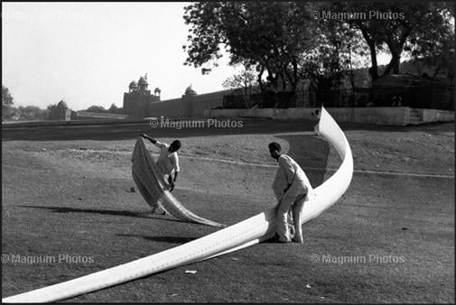 Learn Composition from the Photography of Henri Cartier Bresson Henri Cartier Bresson Diagonal 009