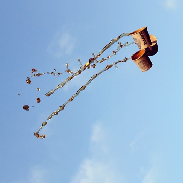 High Speed Photo Series of Liquids and Stuff Flying Through the Air flyingstuff4