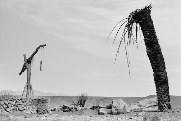 Photo Series Visits Abandoned Star Wars Film Sets in the Tunisian Desert starwars12