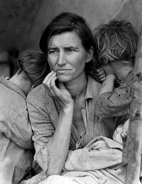 Lange's original Migrant Mother photograph.