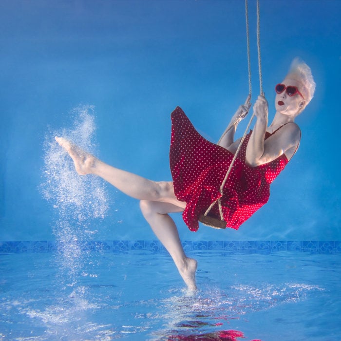  photographing upside-down world underwater 