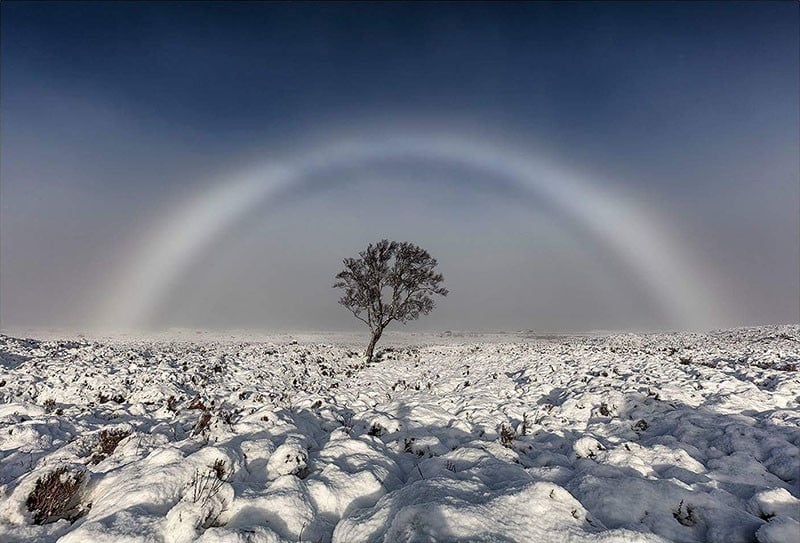  photographer snaps stunning shot white rainbow 
