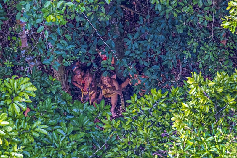  photographer spots uncontacted tribe amazon 