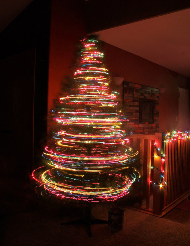 Photo Idea: Spin a Christmas Tree with Your Camera Shutter Open