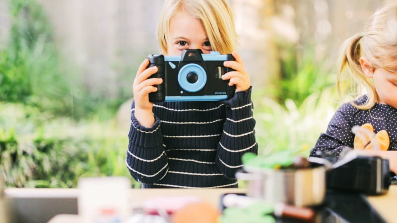 Pixlplay Transforms Your Phone Into a Fun Camera for Kids
