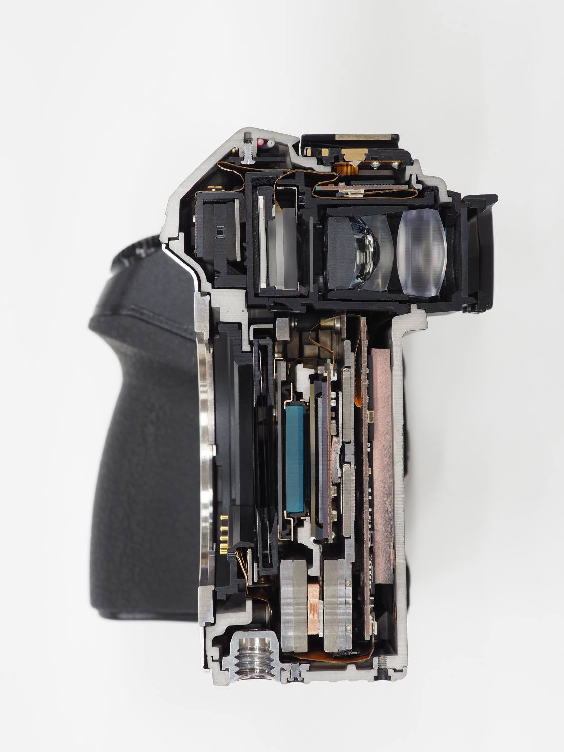 Olympus Sliced an E-M1 Mark II in Half to Show You the Insides