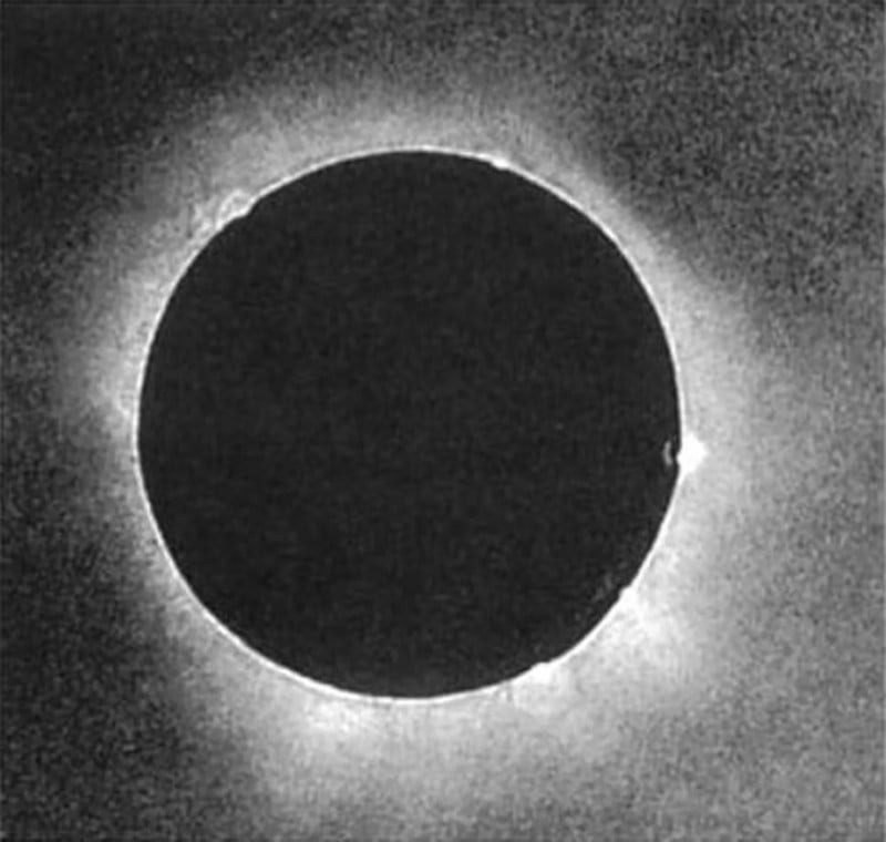 This First-Ever Solar Eclipse Photo Was Shot in 1851