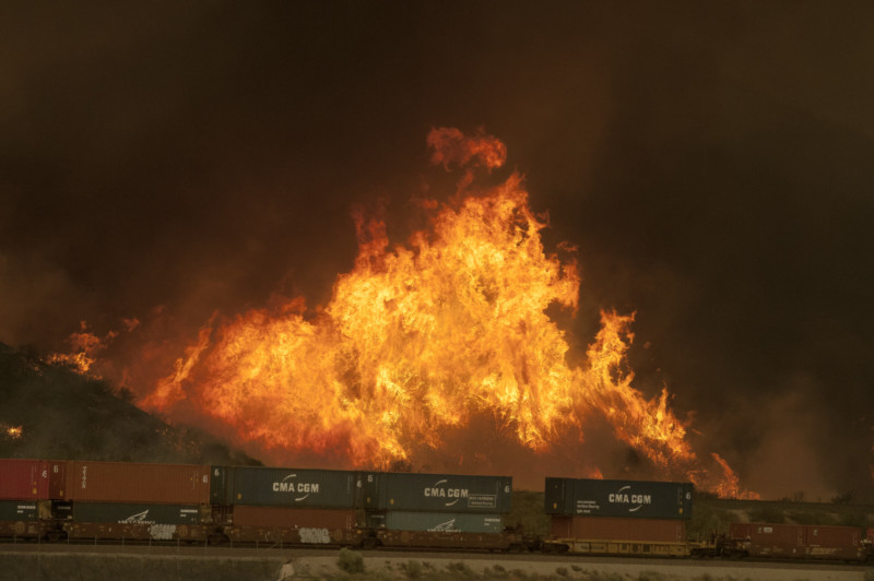  photographer uses burned teapot camera shoot wildfire damage 