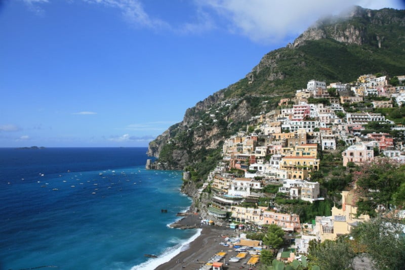  iconic italian town positano imposes 100 photo permit 