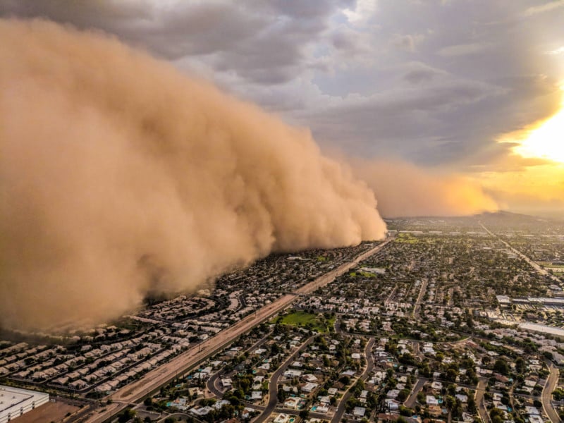 This Massive Dust Storm Was Shot from a Fleeing News Helicopter