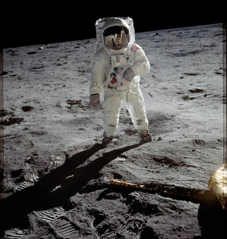 Why Youll Never Find a Camera Thats Been to the Moon on eBay