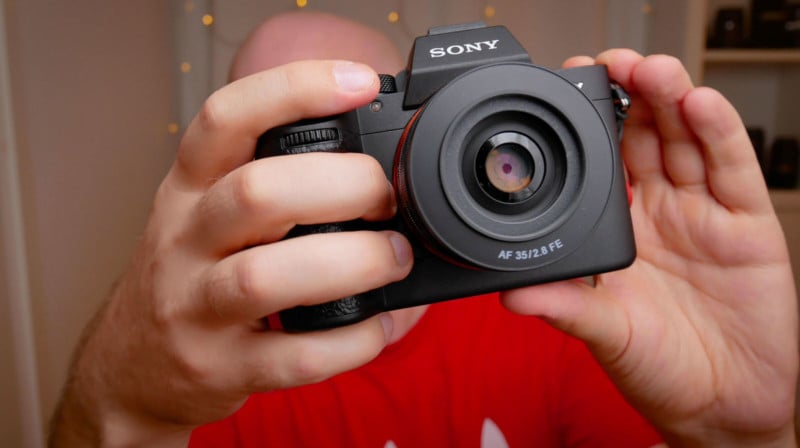 Fixing the Bad Grip on Sonys Mirrorless Cameras