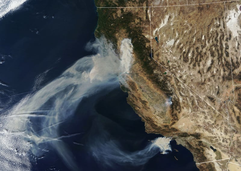These Satellite Photos Show the Wildfires Burning California