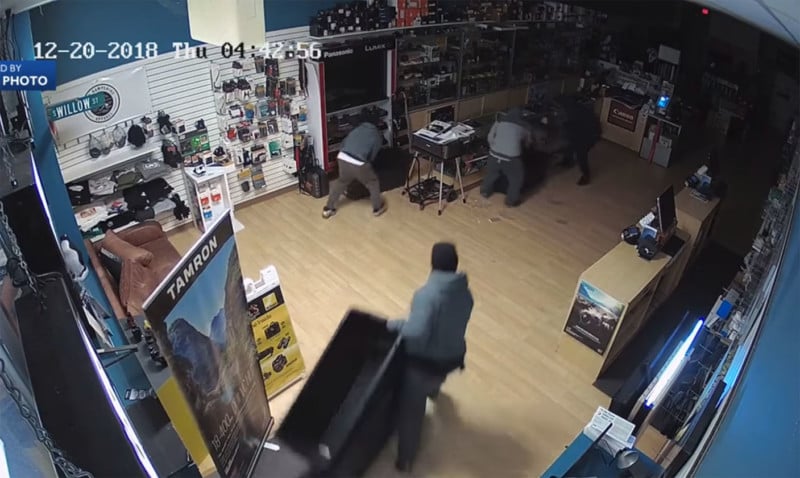 Watch Burglars Steal $50,000 in Cameras and Lenses in 53 Seconds