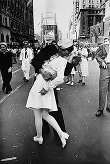 Kissing Sailor in Iconic V-J Day in Times Square Photo Dies at 95