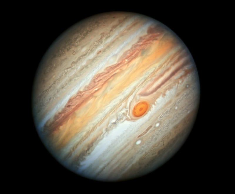 Hubble Snaps a Beautiful New Portrait of Jupiter
