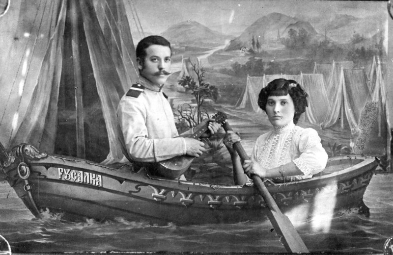 Russians in Boats: The Strange Photo Fad of the Tsarist Era