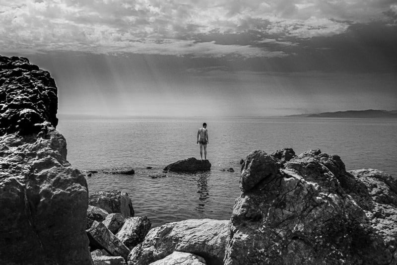 Gorgeous B&W Photos of Tunisian Kids Growing Up with the Sea