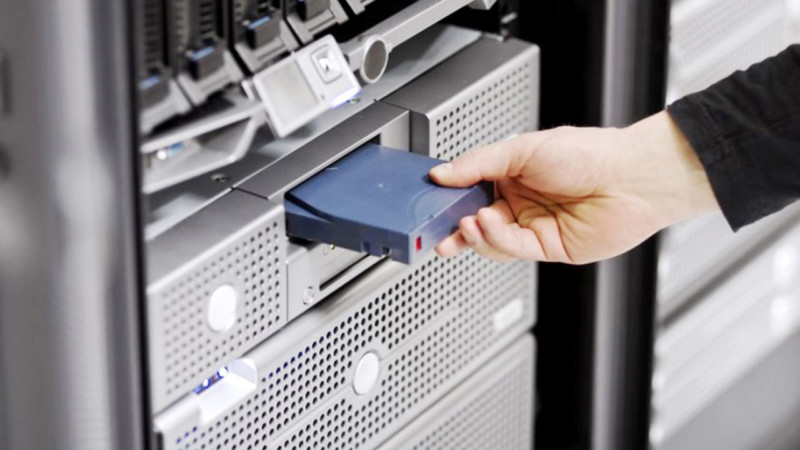 Fujifilm Created a Magnetic Tape That Can Store 580 Terabytes - Top