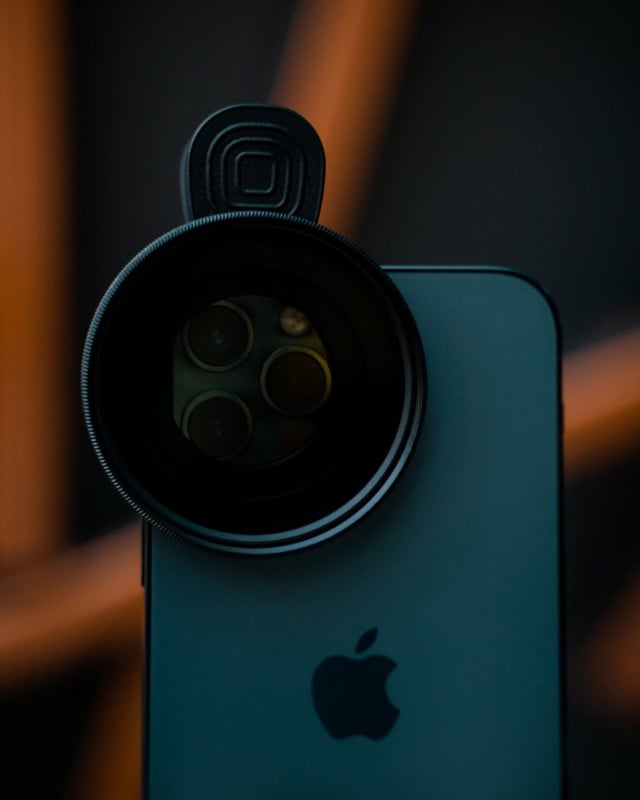 iPhone 12 Lifestlyle 2