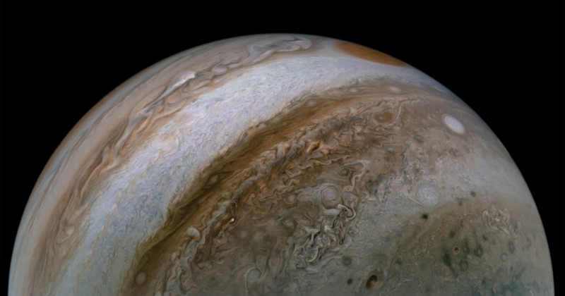 NASAs Juno Probe Shares Beautiful Photo of Jupiters Deep Jet Streams