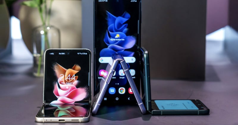 Samsung Unveils New Smartphones, Keeps Status Quo on Cameras