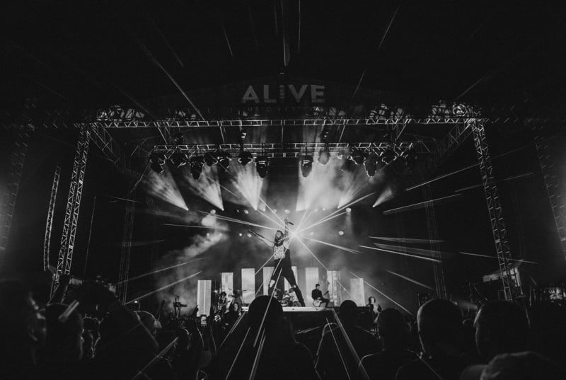 A Basic Guide To Success in Concert Photography