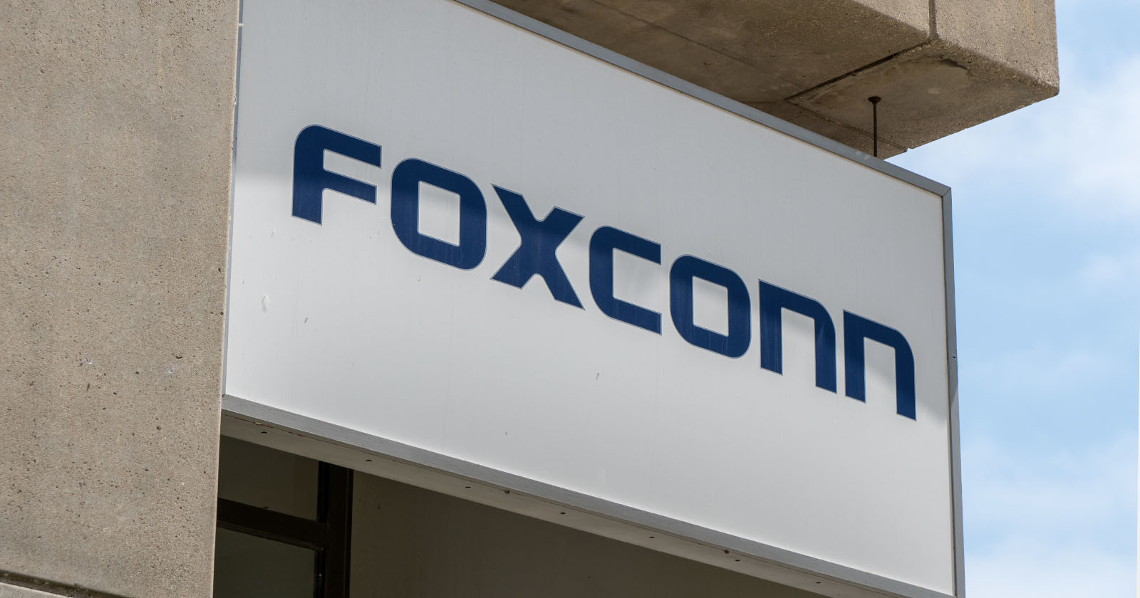  foxconn closes its shenzhen factories due covid outbreak 