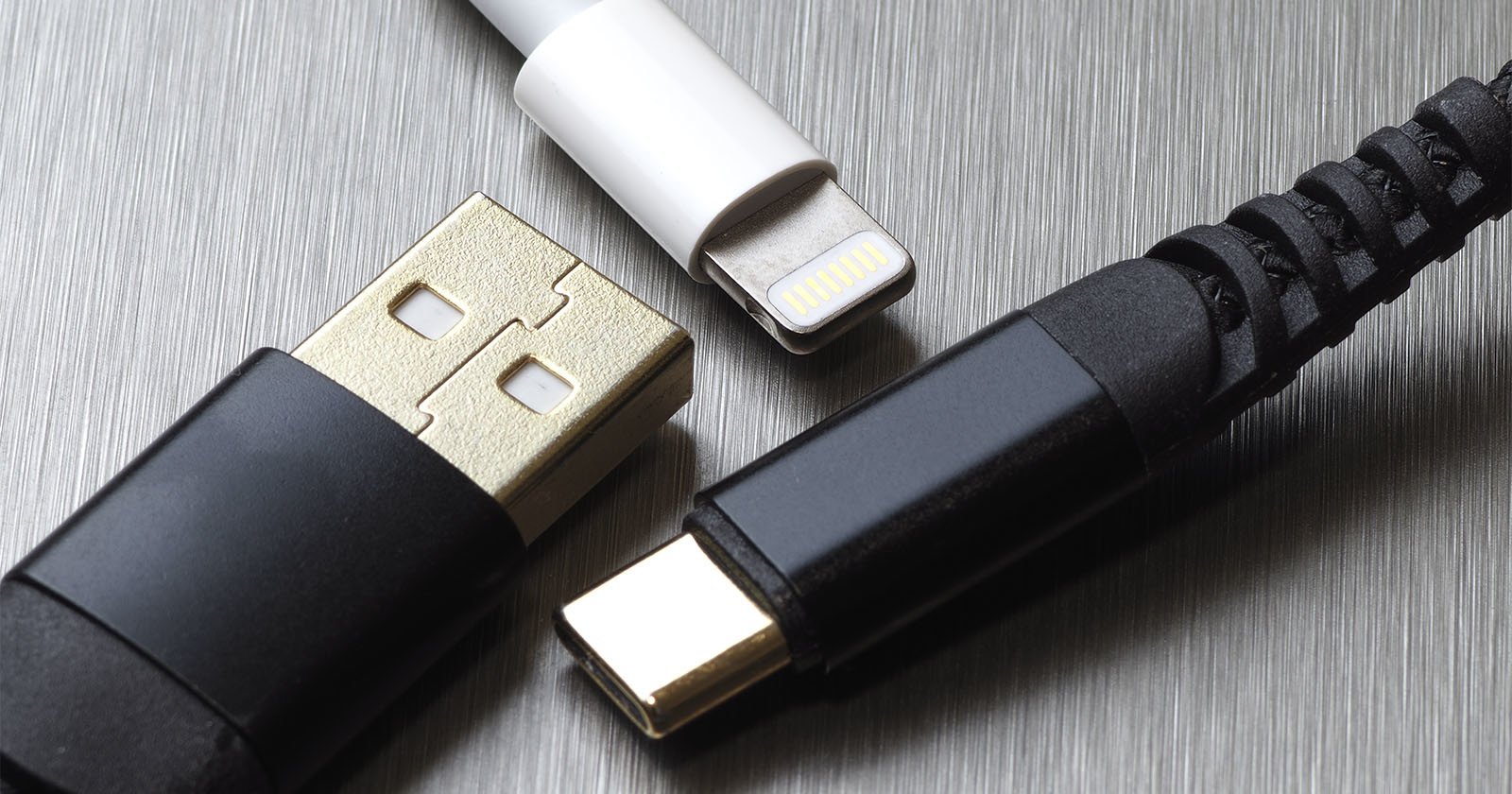 U.S. Senator Reiterates the Need for a Common Mobile Charging Cable