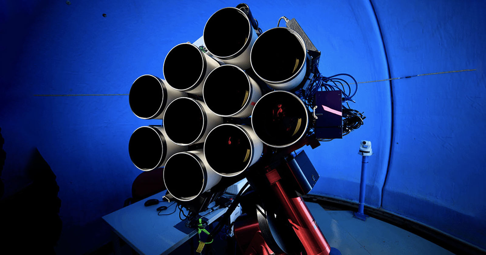 Telescope Made from Multiple Canon Lenses is Hunting for Galaxies