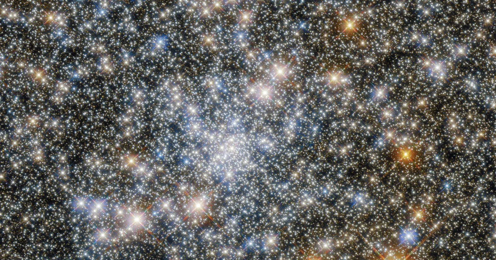  hubble photographs glittering star cluster 