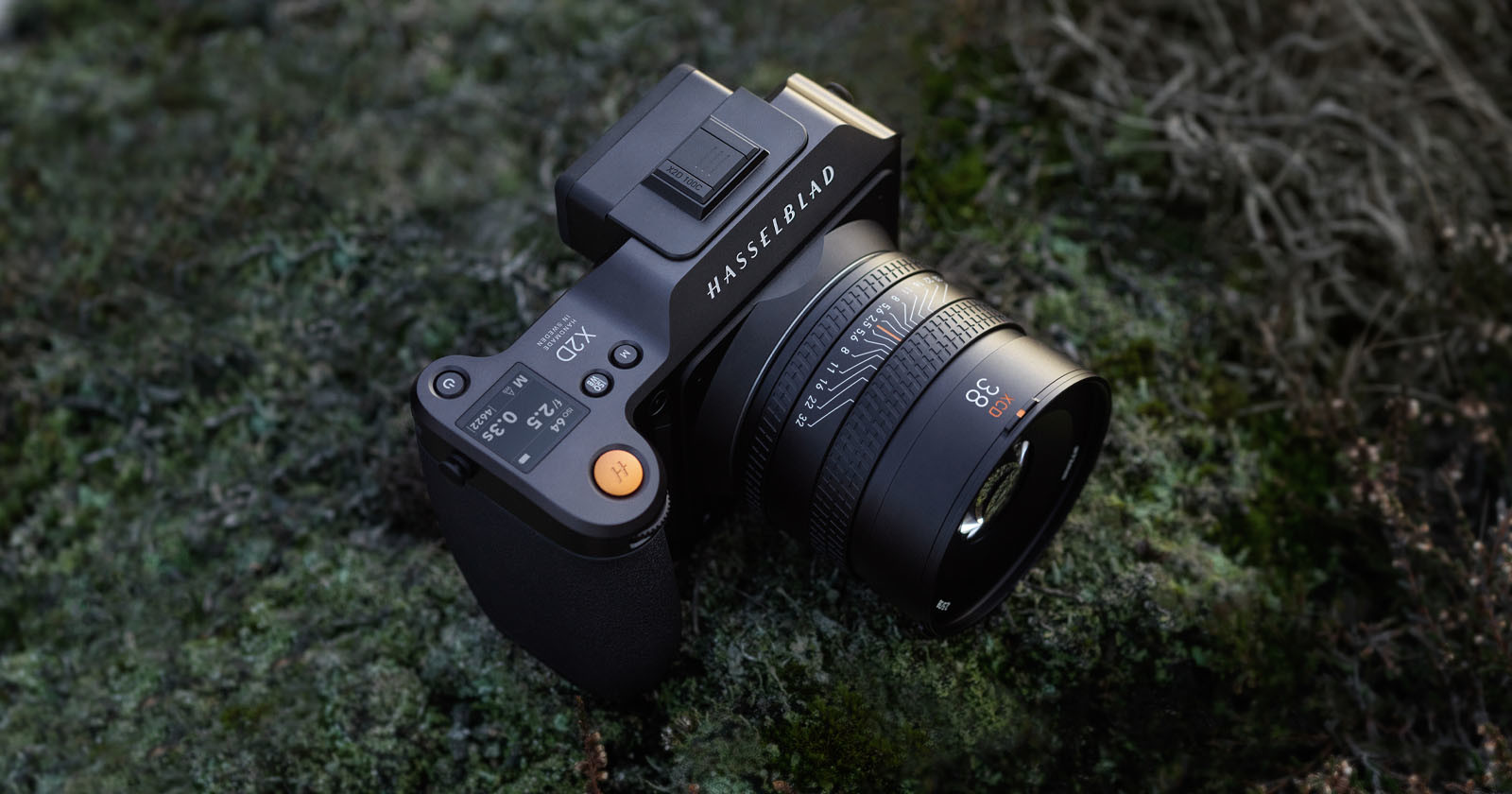 Hasselblad X2D 100C: A 100MP Camera with IBIS and Hybrid AF