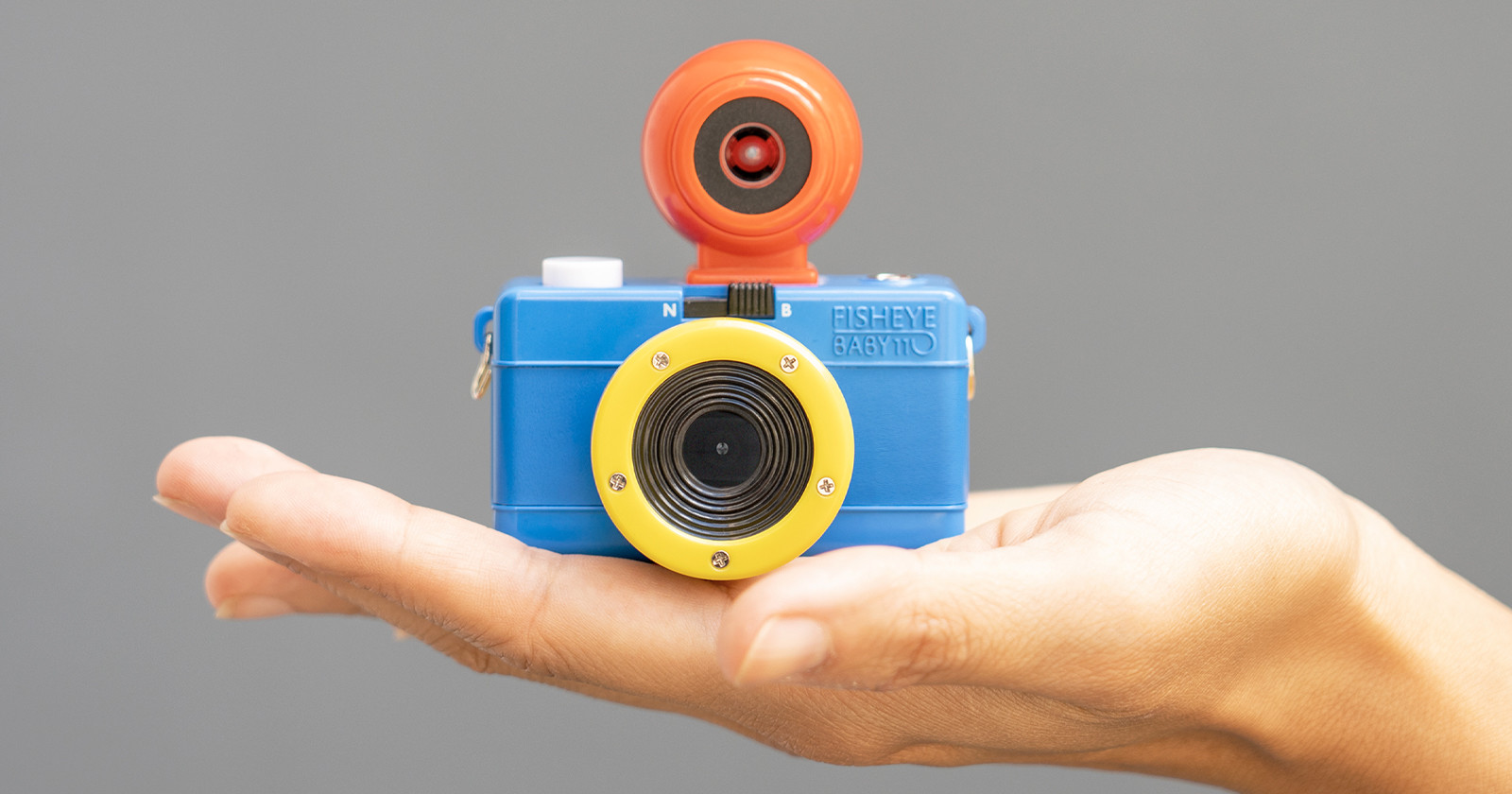  lomography fisheye baby fully functional pocket-sized film camera 