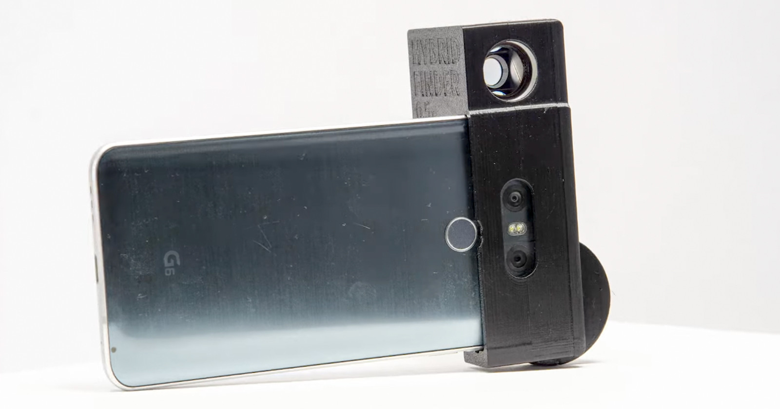 Photographer Builds Hybrid Viewfinder with Digital Overlay for Smartphones