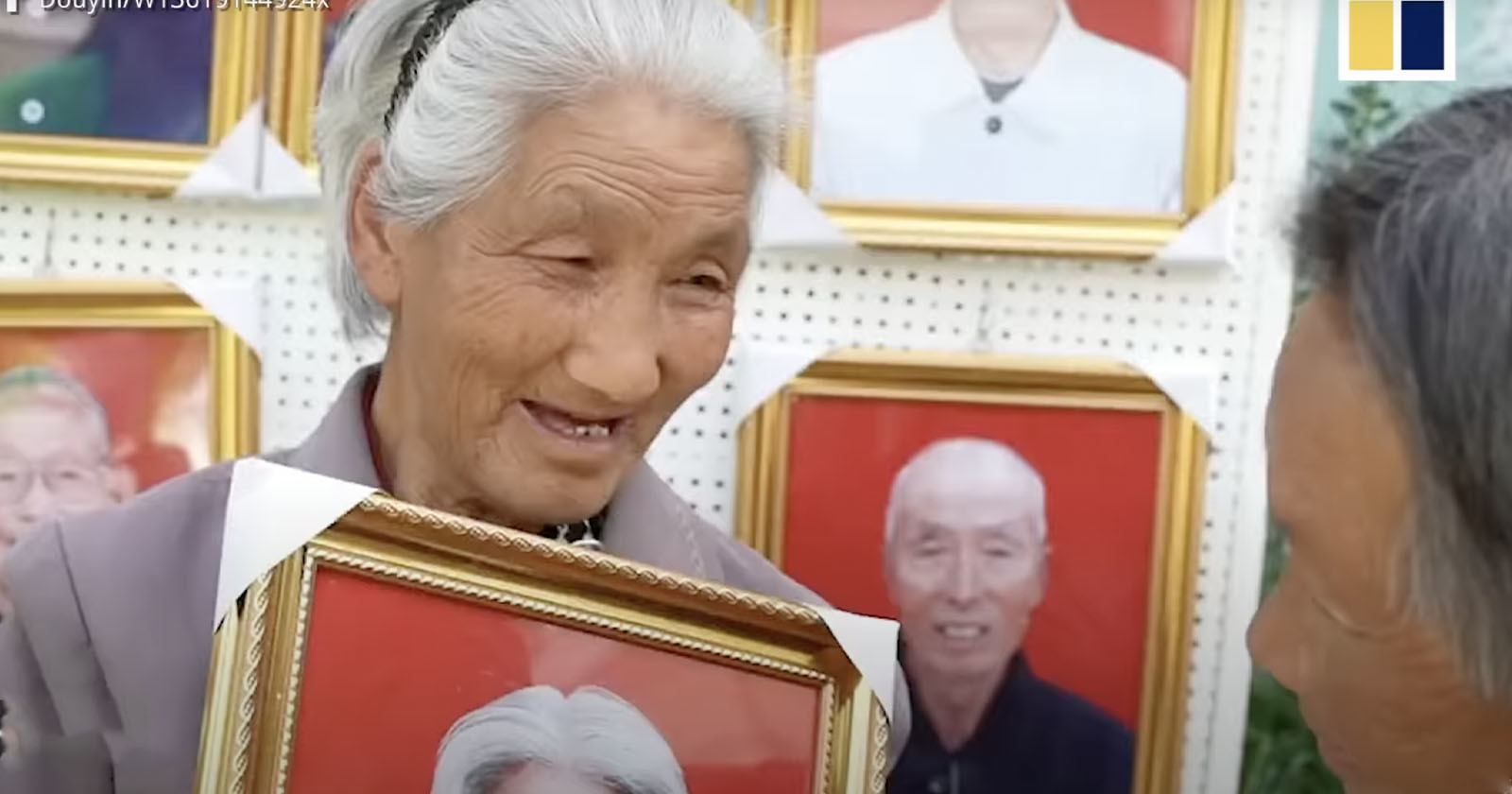  photographer gives 000 free funeral portraits elderly people 