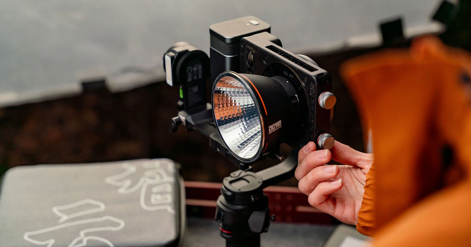 Zhiyuns New Molus G60 and X100 are Super Compact LEDs for Creators