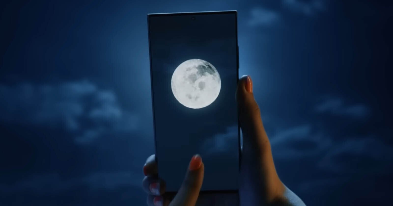 Samsung Accused of Faking Zoomed Photos of the Moon with AI