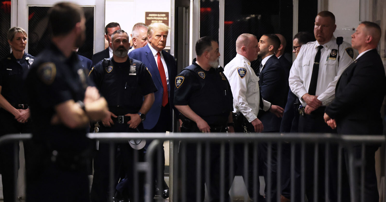 Pulitzer Prize-Winning Photographer Discusses Capturing Iconic Trump Arrest Photo