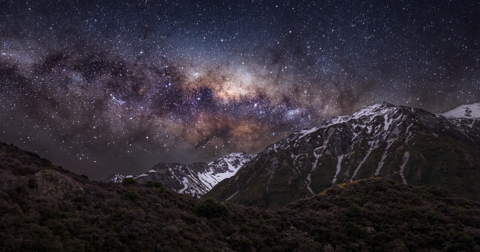Photographer Travels to Darkest Place on Earth for Stunning Milky Way Shoot