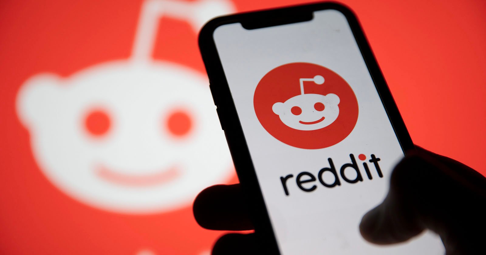 Photography Subreddits Go Dark as Redditors Protest Against the Company