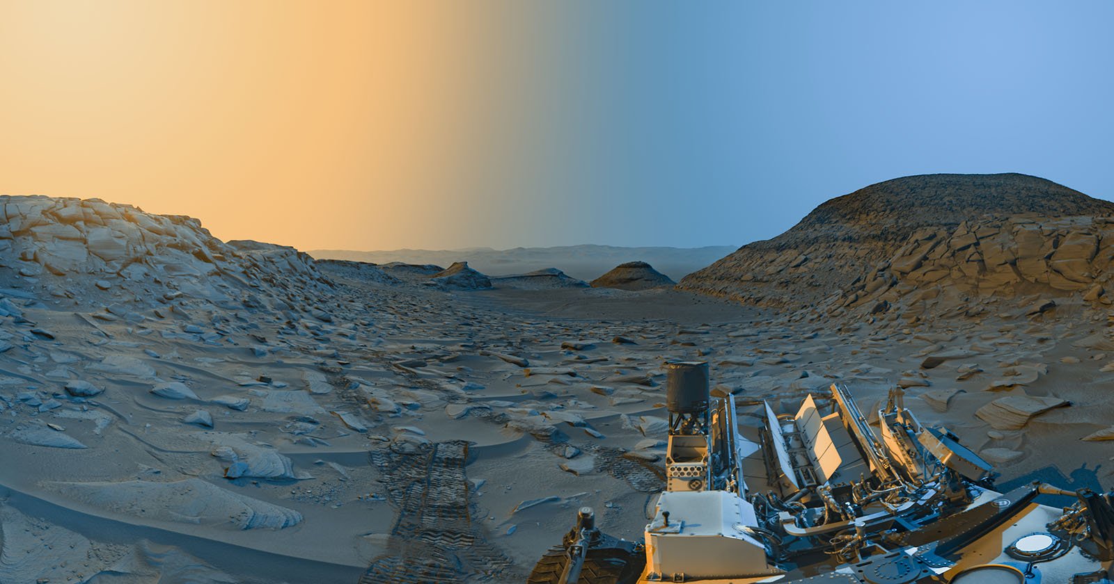 The Inside Story Behind Curiositys Time-Blended Mars Panorama