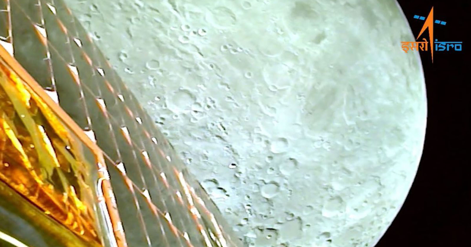 Indias Historic Chandrayaan-3 Orbiter Delivers Incredible Photos of the Moon