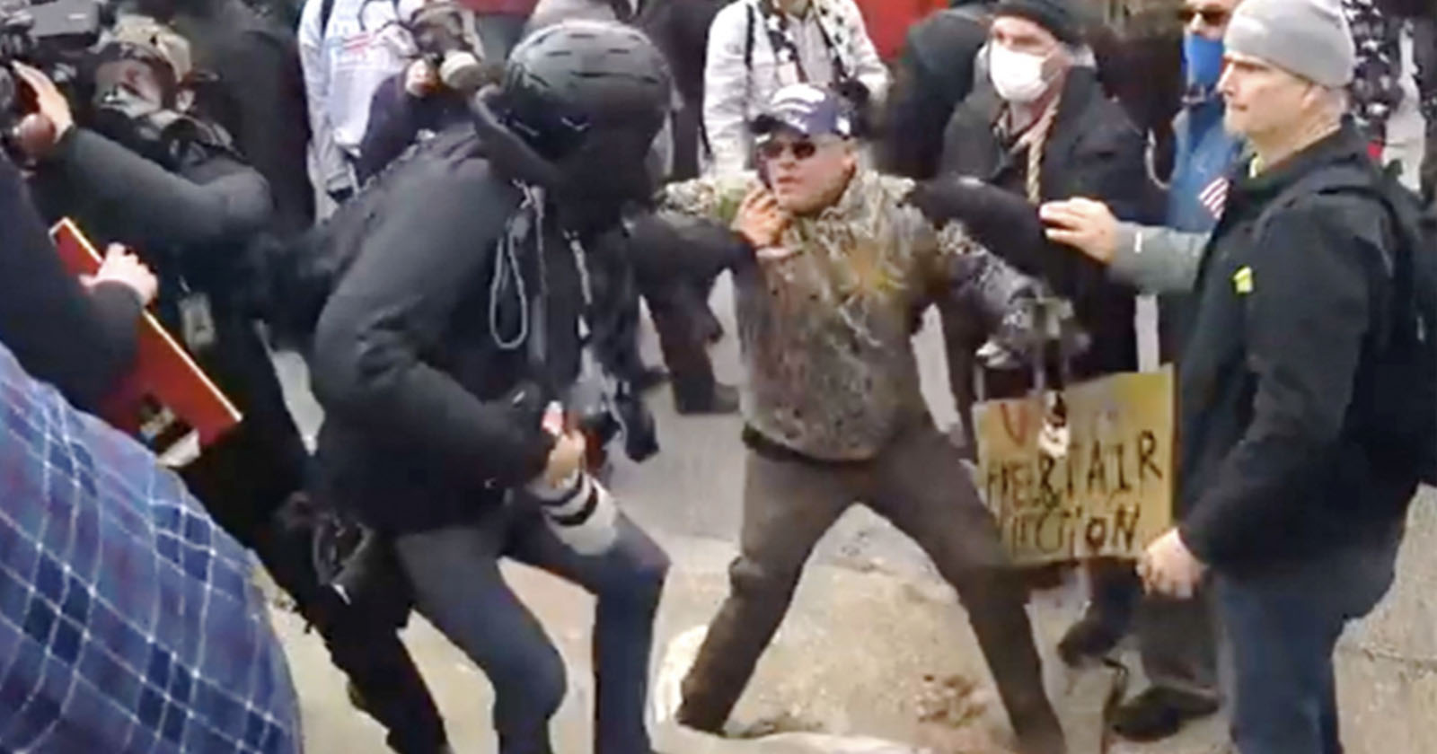 Capitol Rioter Who Attacked Photographer is Sentenced to 5 Years