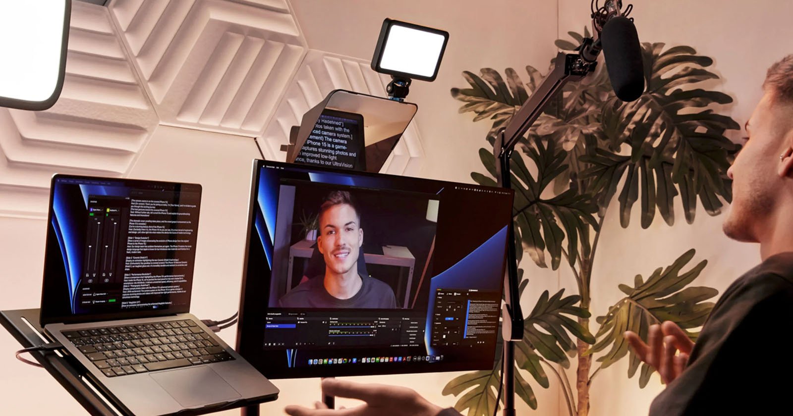 Elgatos New Teleprompter is an All-In-One, Plug-and-Play Device