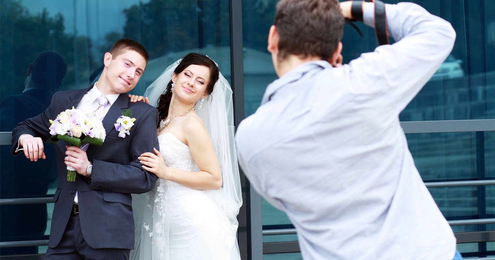 Photographer Tells Couple Hes Lost Wedding Photos, Then Disappears