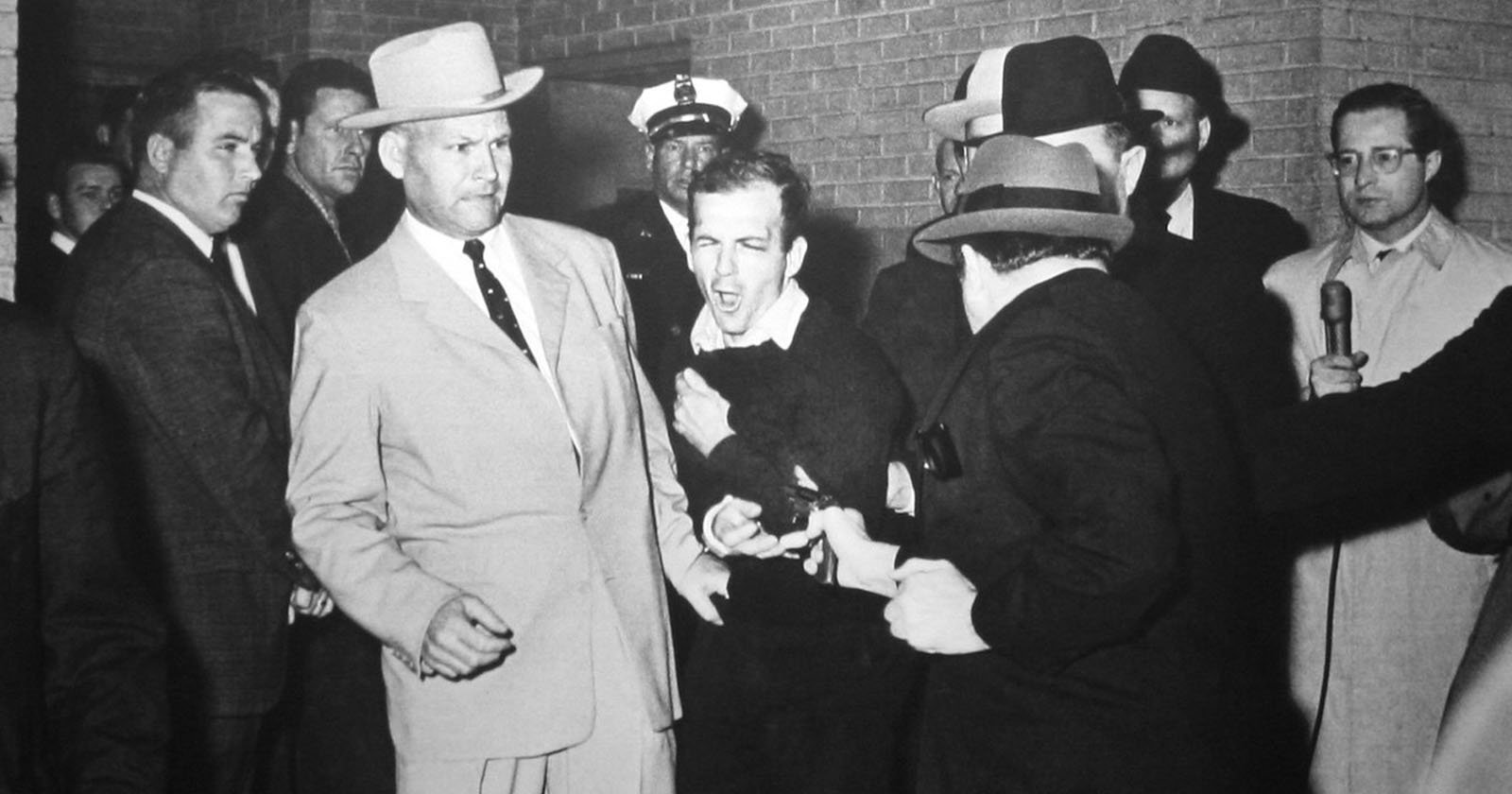 Photographer Who Captured Murder of Lee Harvey Oswald Recalls Turbulent Few Days