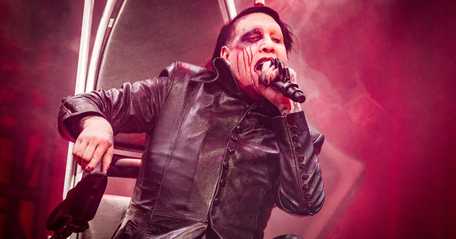  camerawoman sues marilyn manson spitting blowing 
