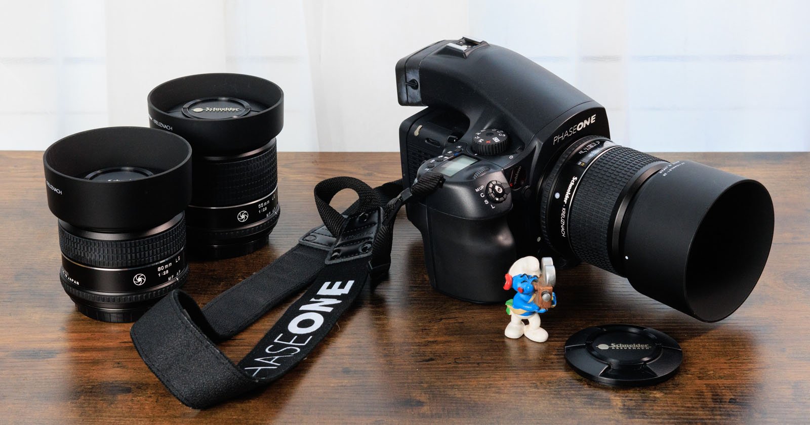  photographer gifted full phase one kit after impromptu 
