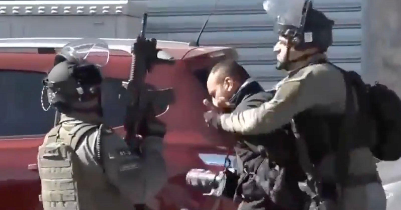  footage shows israel border police beating photographer 